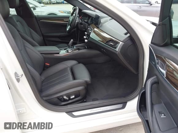 ✅ 2018 BMW 5 Series 530i • VIN: WBAJA5C54JWA39338 • Lot: 42107759. Listed on IAAI with 97,037 mi. Free auction sales archive from the USA and detailed vehicle history report at DreamBid. Image 5.