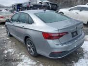 ✅ 2024 Volkswagen Jetta SE • VIN: 3VW7M7BU8RM050549 • Lot: 43900235. Wystawiony na IAAI z przebiegiem 42 704 mil. Bezpłatny archiwum sprzedaży aukcyjnych z USA i szczegółowy raport historii pojazdu na DreamBid. Zdjęcie 3.