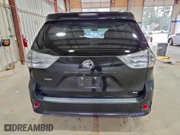 ✅ 2011 Toyota Sienna SE • VIN: 5TDXK3DC3BS078321 • Lot: 93900495. Listed on Copart with 151,536 mi. Free auction sales archive from the USA and detailed vehicle history report at DreamBid. Image 6.