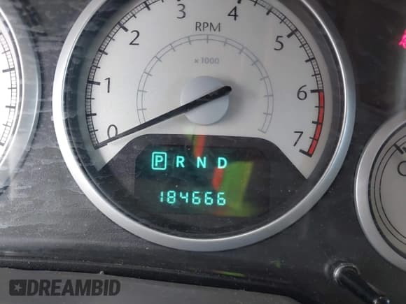 ✅ 2010 Chrysler Town & Country Limited • VIN: 2A4RR7DX4AR451835 • Lot: 42292260. Wystawiony na IAAI z przebiegiem 184 666 mil. Bezpłatny archiwum sprzedaży aukcyjnych z USA i szczegółowy raport historii pojazdu na DreamBid. Zdjęcie 15.