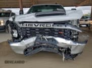 ✅ 2022 Chevrolet Silverado 2500HD LT • VIN: 1GC2YNE71NF148523 • Lot: 94997275. Listed on Copart with 84,329 mi. Free auction sales archive from the USA and detailed vehicle history report at DreamBid. Image 5.