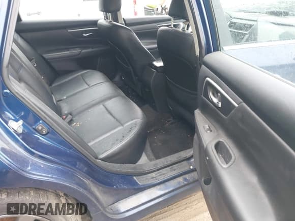 ✅ 2018 Nissan Altima SV • VIN: 1N4AL3AP6JC152380 • Lot: 42354540. Listed on IAAI with 113,764 mi. Free auction sales archive from the USA and detailed vehicle history report at DreamBid. Image 8.