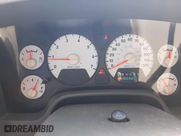 ✅ 2008 Dodge 1500 ST • VIN: 1D7HU18N88S569827 • Лот: 77076664. Опубликован ранее на Copart с пробегом 166 885 миль. Бесплатный доступ к архиву аукционных продаж из США и подробный отчёт об истории автомобиля на DreamBid. Изображение 9.