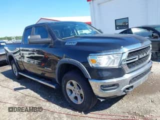 2019 Ram 1500 Tradesman z VIN 1C6SRFCT6KN601725, wystawiony jako IAAI lot #42523092 z przebiegiem 157 264 mil mil oraz . Historia ofert i sprzedaży dostępna na DreamBid. Obrazek 1.