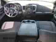 2021 Ram 1500 Warlock z VIN 1C6RR6GT8MS534560, wystawiony jako Copart lot #56605875 z przebiegiem 57 693 mil mil oraz Szkoda całkowita • Salvage title. Historia ofert i sprzedaży dostępna na DreamBid. Obrazek 8.