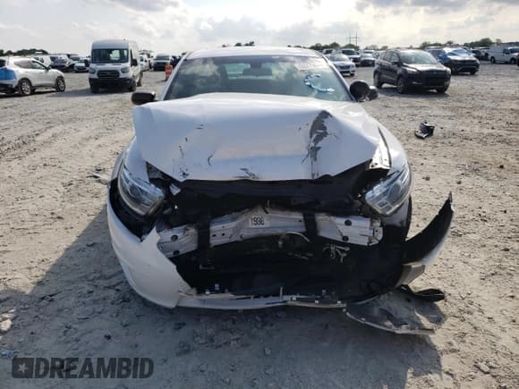 ✅ 2019 Ford Police Interceptor • VIN: 1FAHP2MK1KG113526 • Lot: 53779674. Wystawiony na Copart z przebiegiem 56 303 mil. Bezpłatny archiwum sprzedaży aukcyjnych z USA i szczegółowy raport historii pojazdu na DreamBid. Zdjęcie 5.