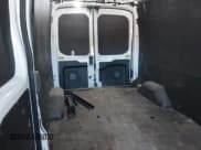 ✅ 2023 Ford Transit Cargo • VIN: 1FTBR1C8XPKB13829 • Lot: 43641950. Wystawiony na IAAI z przebiegiem 29 808 mil. Bezpłatny archiwum sprzedaży aukcyjnych z USA i szczegółowy raport historii pojazdu na DreamBid. Zdjęcie 8.