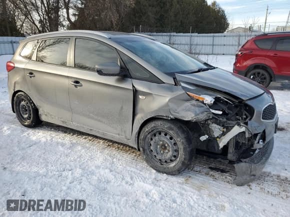 ✅ 2015 Kia Rondo LX • VIN: KNAHT8A36F7115488 • Lot: 43404545. Wystawiony na Copart z przebiegiem 72 920 mil. Bezpłatny archiwum sprzedaży aukcyjnych z USA i szczegółowy raport historii pojazdu na DreamBid. Zdjęcie 4.