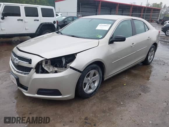 2013 Chevrolet Malibu LS z VIN 1G11A5SA9DF313449, wystawiony jako IAAI lot #42320851 z przebiegiem 123 722 mil mil oraz . Historia ofert i sprzedaży dostępna na DreamBid. Obrazek 19.