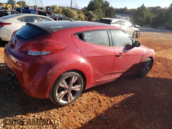 ✅ 2017 Hyundai Veloster Value Edition • VIN: KMHTC6AD4HU324304 • Lot: 75918974. Wystawiony na Copart z przebiegiem 109 622 mil. Bezpłatny archiwum sprzedaży aukcyjnych z USA i szczegółowy raport historii pojazdu na DreamBid. Zdjęcie 3.