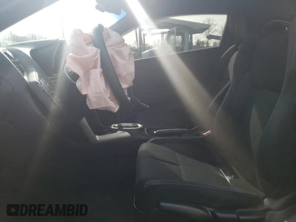 ✅ 2015 Honda CR-Z • VIN: JHMZF1D45FS001147 • Lot: 69066102. Wystawiony na Copart z przebiegiem 87 175 mil. Bezpłatny archiwum sprzedaży aukcyjnych z USA i szczegółowy raport historii pojazdu na DreamBid. Zdjęcie 7.