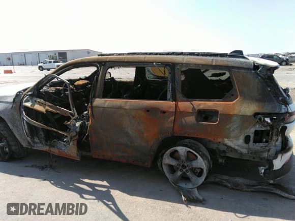 ✅ 2023 Jeep Grand Cherokee Altitude • VIN: 1C4RJKAG6P8104905 • Lot: 36923163. Listed on IAAI with Not provided. Free auction sales archive from the USA and detailed vehicle history report at DreamBid. Image 6.