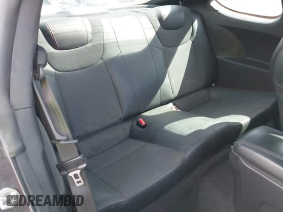 ✅ 2014 Hyundai Genesis Coupe Premium • VIN: KMHHT6KD6EU119955 • Lot: 42749956. Wystawiony na IAAI z przebiegiem 160 036 mil. Bezpłatny archiwum sprzedaży aukcyjnych z USA i szczegółowy raport historii pojazdu na DreamBid. Zdjęcie 8.