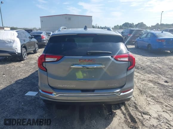 ✅ 2024 GMC Terrain Denali • VIN: 3GKALXEG5RL233855 • Lot: 43170118. Listed on IAAI with 12,684 mi. Free auction sales archive from the USA and detailed vehicle history report at DreamBid. Image 17.