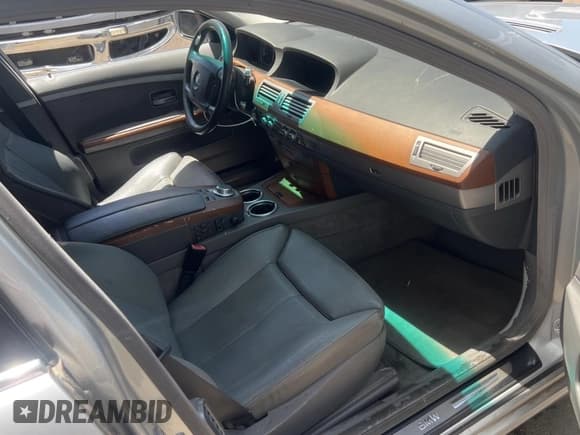 ✅ 2006 BMW 7 Series 750i • VIN: WBAHL83586DT05258 • Лот: 63863055. Опубликован ранее на Copart с пробегом 129 393 миль. Бесплатный доступ к архиву аукционных продаж из США и подробный отчёт об истории автомобиля на DreamBid. Изображение 6.