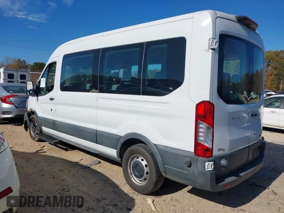 ✅ 2018 Ford Transit Passenger XL • VIN: 1FBAX2CM1JKB49392 • Lot: 43637498. Wystawiony na IAAI z przebiegiem 54 412 mil. Bezpłatny archiwum sprzedaży aukcyjnych z USA i szczegółowy raport historii pojazdu na DreamBid. Zdjęcie 3.