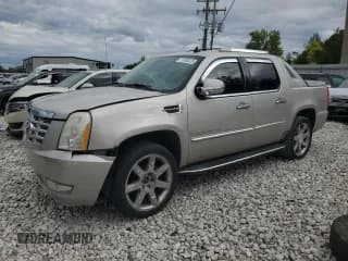 ✅ 2007 Cadillac Escalade EXT • VIN: 3GYFK62897G282942 • Лот: 71300325. Опубликован ранее на Copart с пробегом 191 547 миль. Бесплатный доступ к архиву аукционных продаж из США и подробный отчёт об истории автомобиля на DreamBid. Изображение 1.