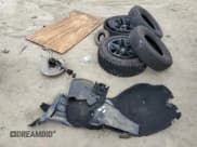 ✅ 2020 Chevrolet Silverado 1500 Custom Trail Boss • VIN: 3GCPYCEFXLG441818 • Lot: 72319814. Wystawiony na Copart z przebiegiem 63 328 mil. Bezpłatny archiwum sprzedaży aukcyjnych z USA i szczegółowy raport historii pojazdu na DreamBid. Zdjęcie 12.