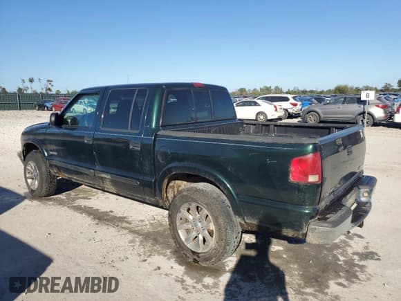 ✅ 2002 Chevrolet S-10 LS • VIN: 1GCDT13W52K115327 • Лот: 74267694. Опубликован ранее на Copart с пробегом 216 742 миль. Бесплатный доступ к архиву аукционных продаж из США и подробный отчёт об истории автомобиля на DreamBid. Изображение 2.