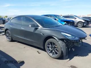 ✅ 2018 Tesla Model 3 Long Range Battery • VIN: 5YJ3E1EA4JF021040 • Lot: 42966467. Wystawiony na IAAI z przebiegiem 102 787 mil. Bezpłatny archiwum sprzedaży aukcyjnych z USA i szczegółowy raport historii pojazdu na DreamBid. Zdjęcie 1.