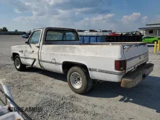 ✅ 1986 Chevrolet Silverado 1500 • VIN: 1GCDC14H9GF315305 • Lot: 80700275. Wystawiony na Copart z przebiegiem 186 242 mil. Bezpłatny archiwum sprzedaży aukcyjnych z USA i szczegółowy raport historii pojazdu na DreamBid. Zdjęcie 2.