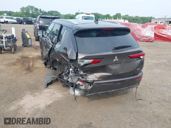 ✅ 2022 Mitsubishi Outlander SEL • VIN: JA4J4VA82NZ060174 • Lot: 42492433. Wystawiony na IAAI z przebiegiem 187 404 mil. Bezpłatny archiwum sprzedaży aukcyjnych z USA i szczegółowy raport historii pojazdu na DreamBid. Zdjęcie 6.