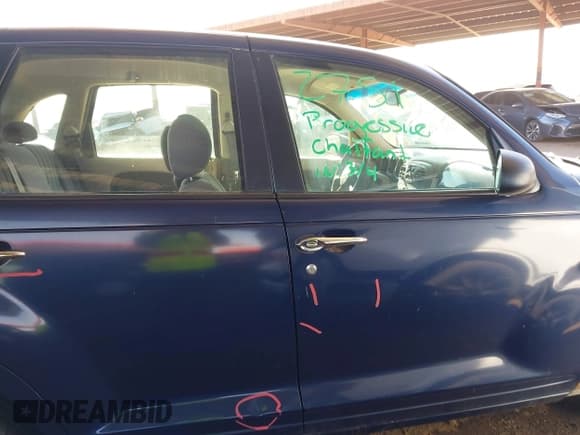 ✅ 2005 Chrysler PT Cruiser • VIN: 3C4FY48B15T638977 • Lot: 41739723. Listed on IAAI with 118,724 mi. Free auction sales archive from the USA and detailed vehicle history report at DreamBid. Image 14.