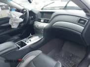 ✅ 2016 Infiniti Q70 • VIN: JN1BY1AR3GM270723 • Lot: 40029163. Wystawiony na IAAI z przebiegiem 80 411 mil. Bezpłatny archiwum sprzedaży aukcyjnych z USA i szczegółowy raport historii pojazdu na DreamBid. Zdjęcie 5.