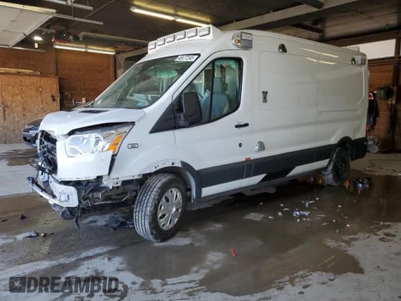 ✅ 2018 Ford Transit • VIN: 1FDYR2CM0JKA75589 • Lot: 48477245. Wystawiony na Copart z przebiegiem 65 267 mil. Bezpłatny archiwum sprzedaży aukcyjnych z USA i szczegółowy raport historii pojazdu na DreamBid. Zdjęcie 1.