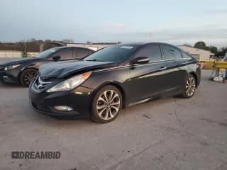 ✅ 2014 Hyundai Sonata SE • VIN: 5NPEC4AC2EH840174 • Лот: 92672405. Опубликован ранее на Copart с пробегом 171 522 миль. Бесплатный доступ к архиву аукционных продаж из США и подробный отчёт об истории автомобиля на DreamBid. Изображение 1.