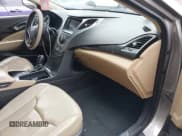 ✅ 2012 Hyundai Azera • VIN: KMHFG4JGXCA122190 • Лот: 43611007. Опубликован ранее на IAAI с пробегом 118 025 миль. Бесплатный доступ к архиву аукционных продаж из США и подробный отчёт об истории автомобиля на DreamBid. Изображение 5.