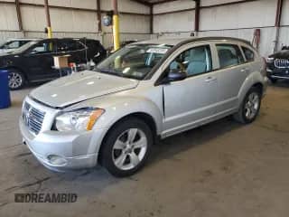 2012 Dodge Caliber SXT z VIN 1C3CDWDA0CD510812, wystawiony jako Copart lot #82043235 z przebiegiem 67 859 mil mil oraz Szkoda całkowita • Salvage title. Historia ofert i sprzedaży dostępna na DreamBid. Obrazek 1.