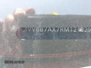 ✅ 2024 Volkswagen Tiguan SE R-Line Black • VIN: 3VV8B7AX7RM121329 • Lot: 42854151. Wystawiony na IAAI z przebiegiem 16 960 mil. Bezpłatny archiwum sprzedaży aukcyjnych z USA i szczegółowy raport historii pojazdu na DreamBid. Zdjęcie 18.