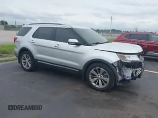 ✅ 2019 Ford Explorer Limited • VIN: 1FM5K7F87KGB10491 • Lot: 43626389. Wystawiony na IAAI z przebiegiem 137 735 mil. Bezpłatny archiwum sprzedaży aukcyjnych z USA i szczegółowy raport historii pojazdu na DreamBid. Zdjęcie 1.