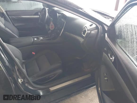 ✅ 2016 Nissan Maxima SL • VIN: 1N4AA6AP1GC421482 • Lot: 43536078. Wystawiony na IAAI z przebiegiem 243 803 mil. Bezpłatny archiwum sprzedaży aukcyjnych z USA i szczegółowy raport historii pojazdu na DreamBid. Zdjęcie 5.