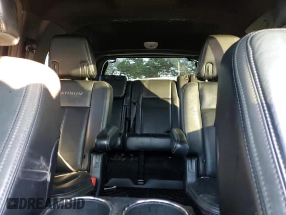 ✅ 2017 Ford Expedition Platinum • VIN: 1FMJU1LT3HEA00055 • Lot: 42902565. Wystawiony na Copart z przebiegiem 142 635 mil. Bezpłatny archiwum sprzedaży aukcyjnych z USA i szczegółowy raport historii pojazdu na DreamBid. Zdjęcie 10.