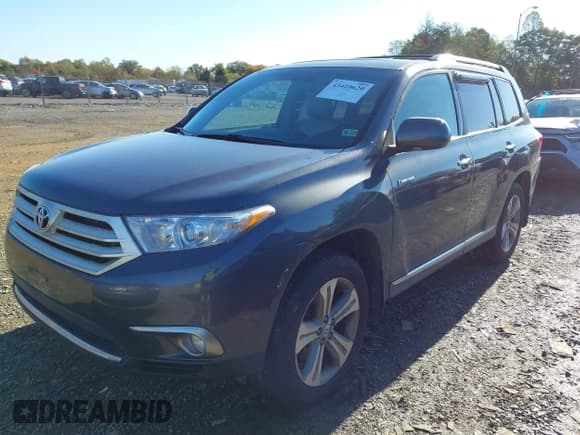 ✅ 2012 Toyota Highlander Limited • VIN: 5TDDK3EH1CS171305 • Лот: 43410620. Опубликован ранее на IAAI с пробегом 294 654 миль. Бесплатный доступ к архиву аукционных продаж из США и подробный отчёт об истории автомобиля на DreamBid. Изображение 2.