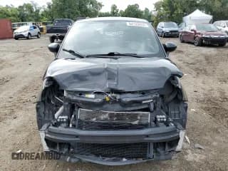 ✅ 2017 FIAT 500 Abarth • VIN: 3C3CFFFH8HT621291 • Lot: 63133054. Wystawiony na Copart z przebiegiem 117 544 mil. Bezpłatny archiwum sprzedaży aukcyjnych z USA i szczegółowy raport historii pojazdu na DreamBid. Zdjęcie 5.