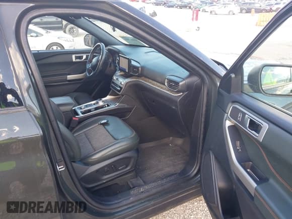 ✅ 2021 Ford Explorer Timberline • VIN: 1FMSK8JH3MGC10350 • Lot: 41882541. Wystawiony na IAAI z przebiegiem 52 127 mil. Bezpłatny archiwum sprzedaży aukcyjnych z USA i szczegółowy raport historii pojazdu na DreamBid. Zdjęcie 5.