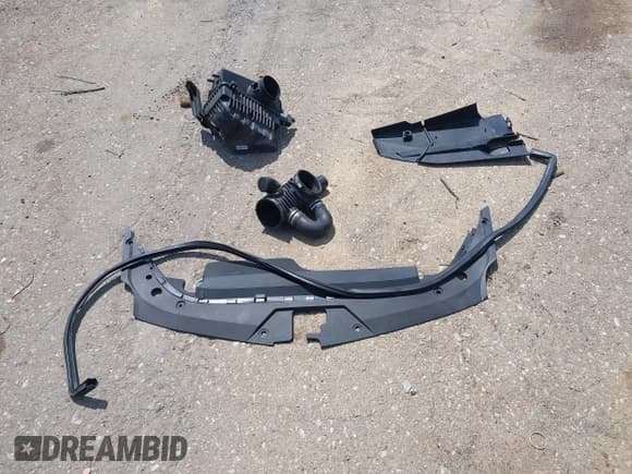 ✅ 2009 Cadillac CTS-V • VIN: 1G6DN57P990155035 • Lot: 42878405. Wystawiony na IAAI z przebiegiem 208 530 mil. Bezpłatny archiwum sprzedaży aukcyjnych z USA i szczegółowy raport historii pojazdu na DreamBid. Zdjęcie 12.