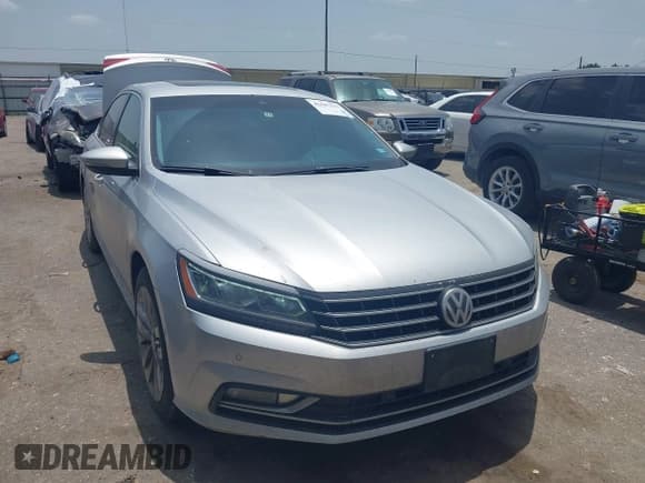 ✅ 2017 Volkswagen Passat SEL Premium • VIN: 1VWCT7A33HC066149 • Lot: 42647112. Listed on IAAI with 289,089 mi. Free auction sales archive from the USA and detailed vehicle history report at DreamBid. Image 1.