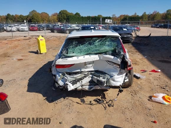 ✅ 2019 Volvo V90 R-Design • VIN: YV1102GM5K1087071 • Lot: 43591185. Listed on IAAI with 17,685 mi. Free auction sales archive from the USA and detailed vehicle history report at DreamBid. Image 17.