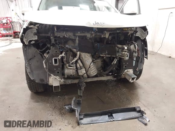 ✅ 2020 Jeep Compass Latitude • VIN: 3C4NJDBB9LT192597 • Lot: 43445567. Wystawiony na IAAI z przebiegiem 19 918 mil. Bezpłatny archiwum sprzedaży aukcyjnych z USA i szczegółowy raport historii pojazdu na DreamBid. Zdjęcie 6.