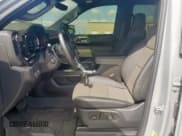 ✅ 2025 Chevrolet Silverado 1500 • VIN: 3GCUKHE81SG131512 • Лот: 67035875. Опубликован ранее на Copart с пробегом 2 852 миль. Бесплатный доступ к архиву аукционных продаж из США и подробный отчёт об истории автомобиля на DreamBid. Изображение 7.