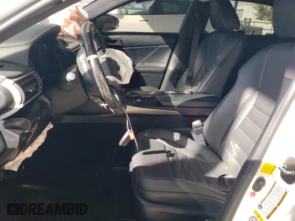 ✅ 2017 Lexus IS 200t • VIN: JTHBA1D25H5039901 • Lot: 85864495. Wystawiony na Copart z przebiegiem 90 000 mil. Bezpłatny archiwum sprzedaży aukcyjnych z USA i szczegółowy raport historii pojazdu na DreamBid. Zdjęcie 7.