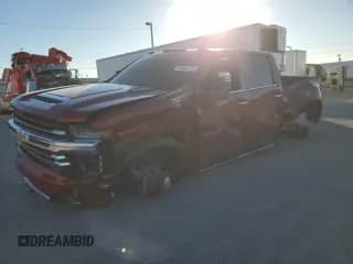 2020 Chevrolet Silverado 3500HD High Country z VIN 1GC4YVEY8LF298403, wystawiony jako Copart lot #55277085 z przebiegiem 103 960 mil mil oraz Szkoda całkowita • Salvage title. Historia ofert i sprzedaży dostępna na DreamBid. Obrazek 1.