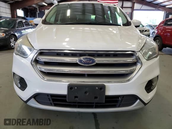 ✅ 2017 Ford Escape SE • VIN: 1FMCU0GD6HUC05574 • Lot: 68475535. Wystawiony na Copart z przebiegiem 161 853 mil. Bezpłatny archiwum sprzedaży aukcyjnych z USA i szczegółowy raport historii pojazdu na DreamBid. Zdjęcie 5.