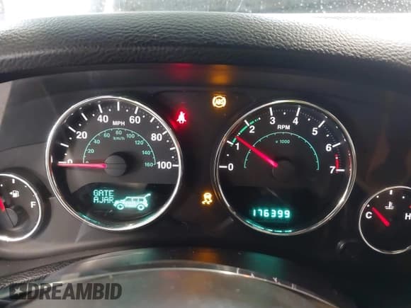 ✅ 2013 Jeep Wrangler Unlimited Rubicon • VIN: 1C4HJWFG8DL593392 • Lot: 43328699. Listed on IAAI with 176,399 mi. Free auction sales archive from the USA and detailed vehicle history report at DreamBid. Image 7.