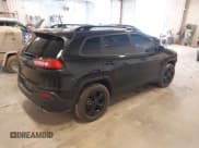 ✅ 2016 Jeep Cherokee Latitude • VIN: 1C4PJMCS6GW214045 • Lot: 42440361. Wystawiony na IAAI z przebiegiem 115 863 mil. Bezpłatny archiwum sprzedaży aukcyjnych z USA i szczegółowy raport historii pojazdu na DreamBid. Zdjęcie 4.