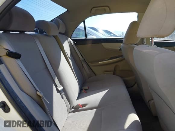 ✅ 2012 Toyota Corolla L • VIN: JTDBU4EE8C9173886 • Lot: 43278409. Wystawiony na IAAI z przebiegiem 130 324 mil. Bezpłatny archiwum sprzedaży aukcyjnych z USA i szczegółowy raport historii pojazdu na DreamBid. Zdjęcie 8.